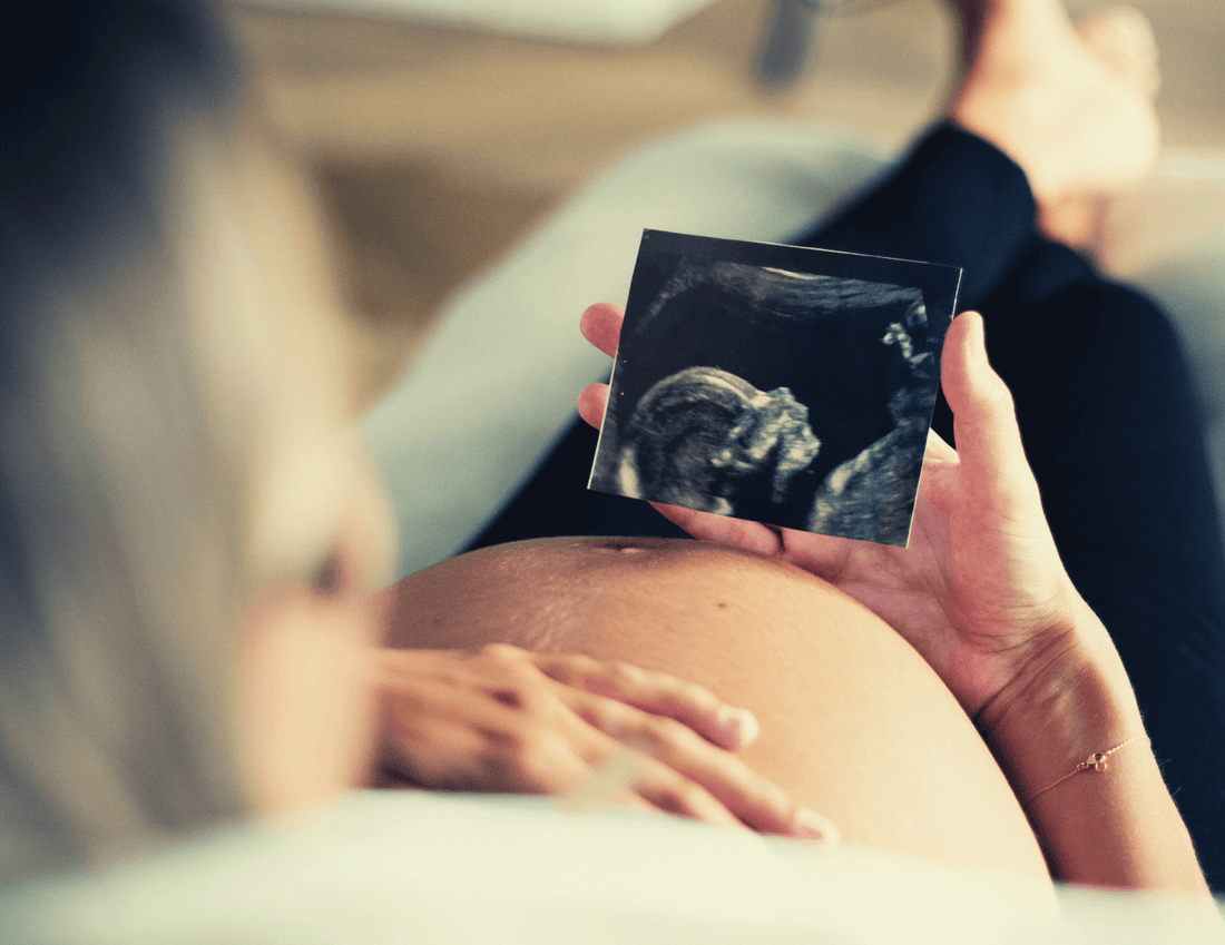El cuerpo y autoestima de una mujer durante el embarazo y postparto
